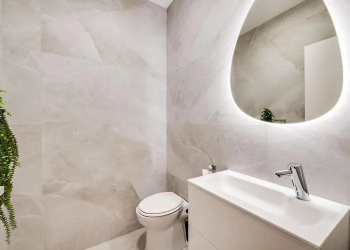 About Estrella De Oro * Estepona