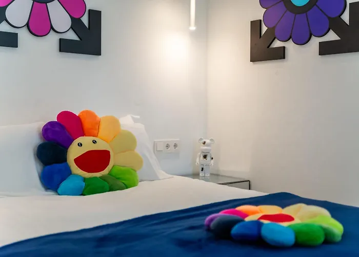 About Estrella De Oro Estepona