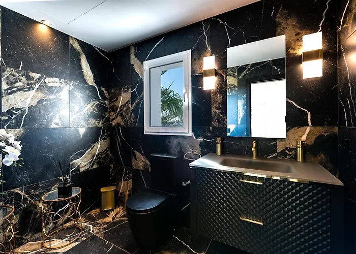 About Estrella De Oro Villa Estepona