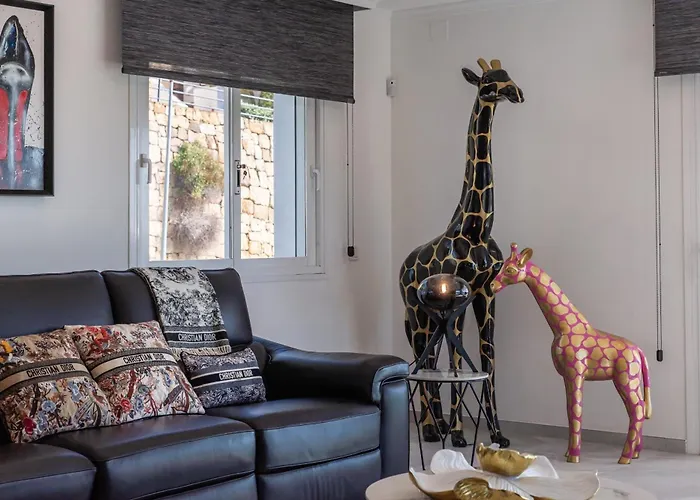 About Estrella De Oro Estepona