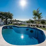 About Estrella De Oro 빌라 에스테포나
