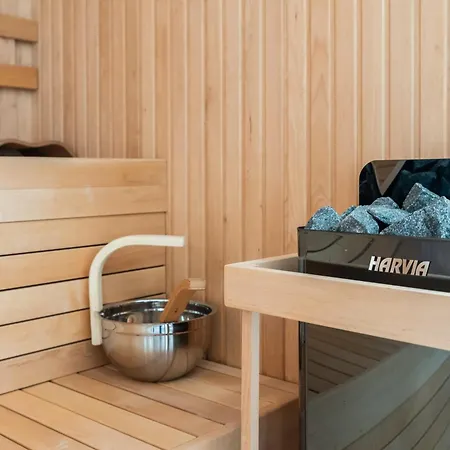 About Estrella De Oro