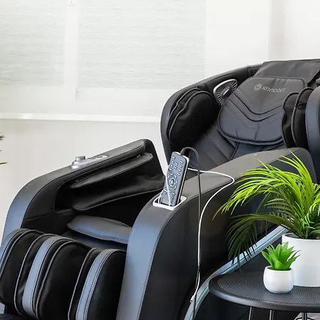 About Estrella De Oro *