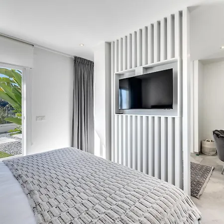 About Estrella De Oro