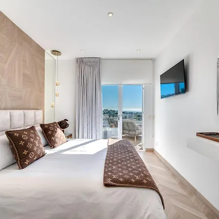 About Estrella De Oro וילה