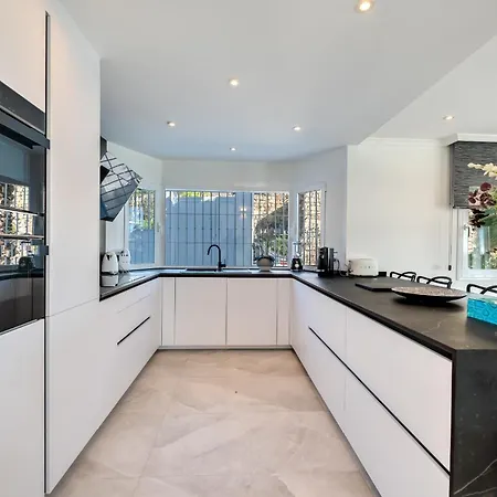 About Estrella De Oro