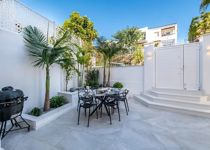 About Estrella De Oro * Estepona