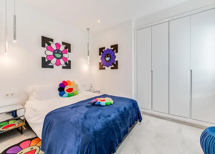 About Estrella De Oro * Estepona