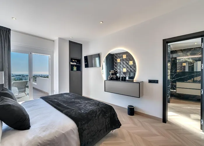 About Estrella De Oro Villa *