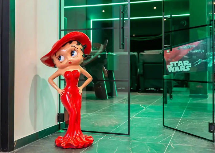 About Estrella De Oro *