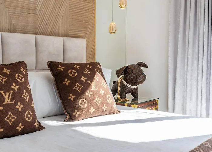 About Estrella De Oro Villa Estepona