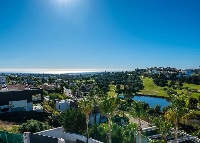 About Estrella De Oro *