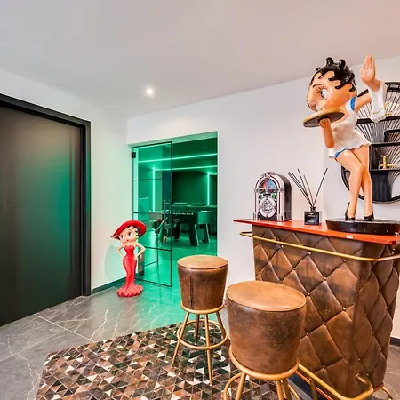 About Estrella De Oro Villa