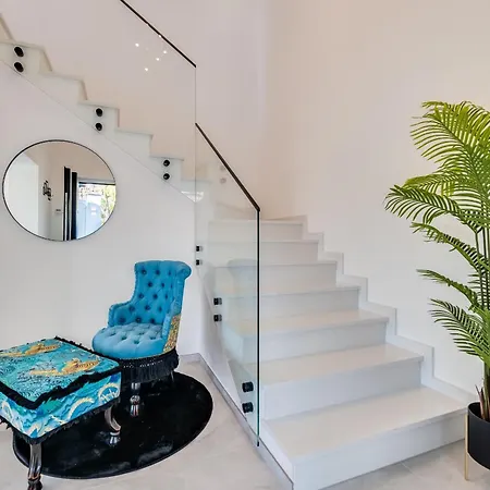 About Estrella De Oro * Estepona