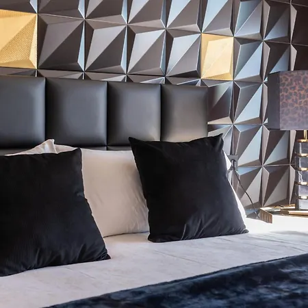 About Estrella De Oro Villa Estepona