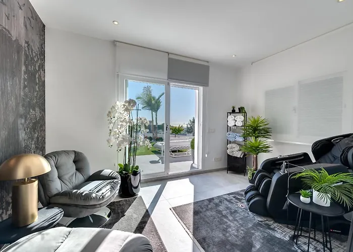 About Estrella De Oro Villa