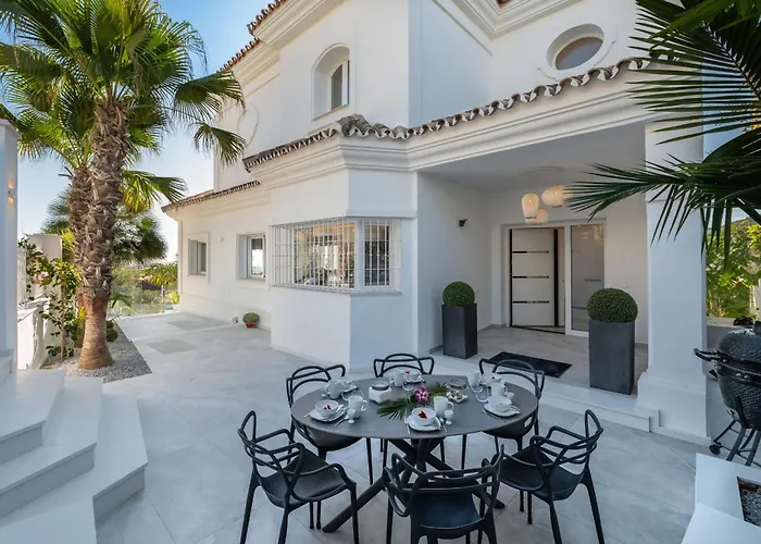 About Estrella De Oro Villa Estepona