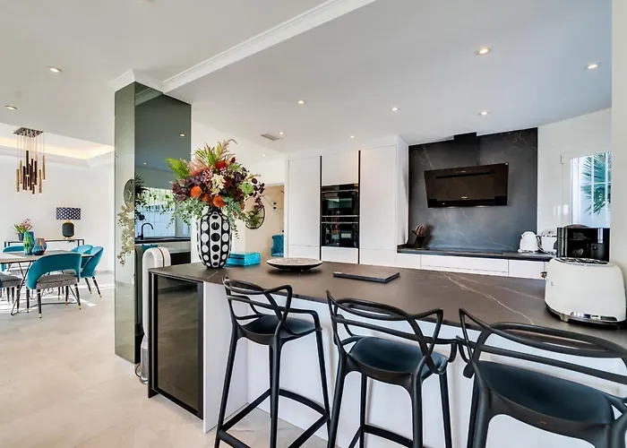 About Estrella De Oro Villa